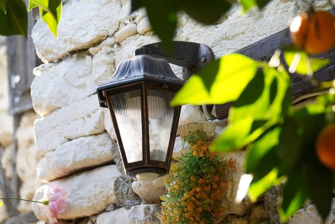 Privatunterkunft Ferienwohnung Demeter Rose Stonehouse Pansion Antalya Türkei